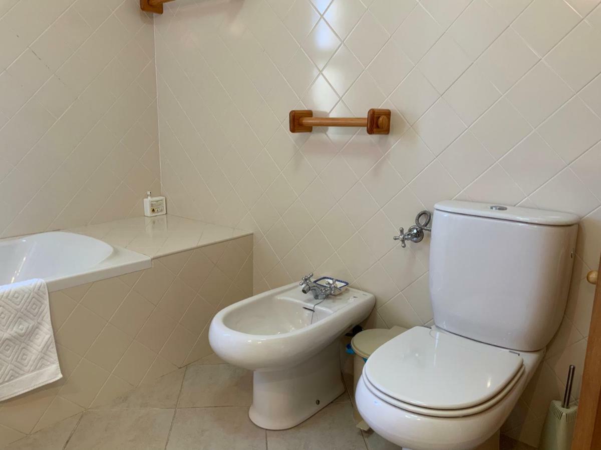 Guest House Alfarrobeiras Албуфейра Екстер'єр фото