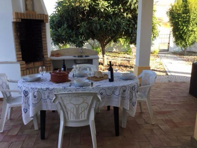 Guest House Alfarrobeiras Албуфейра Екстер'єр фото